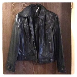 Caslon women’s black genuine leather jacket.